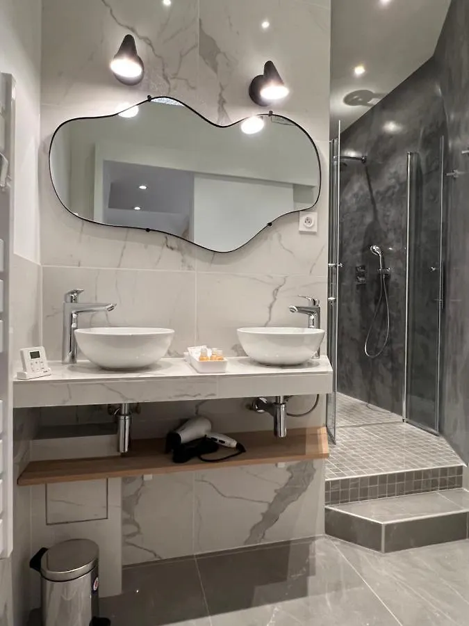 The Palm Central Paris - Comfort And Air Conditioning In The 9Th Fransa