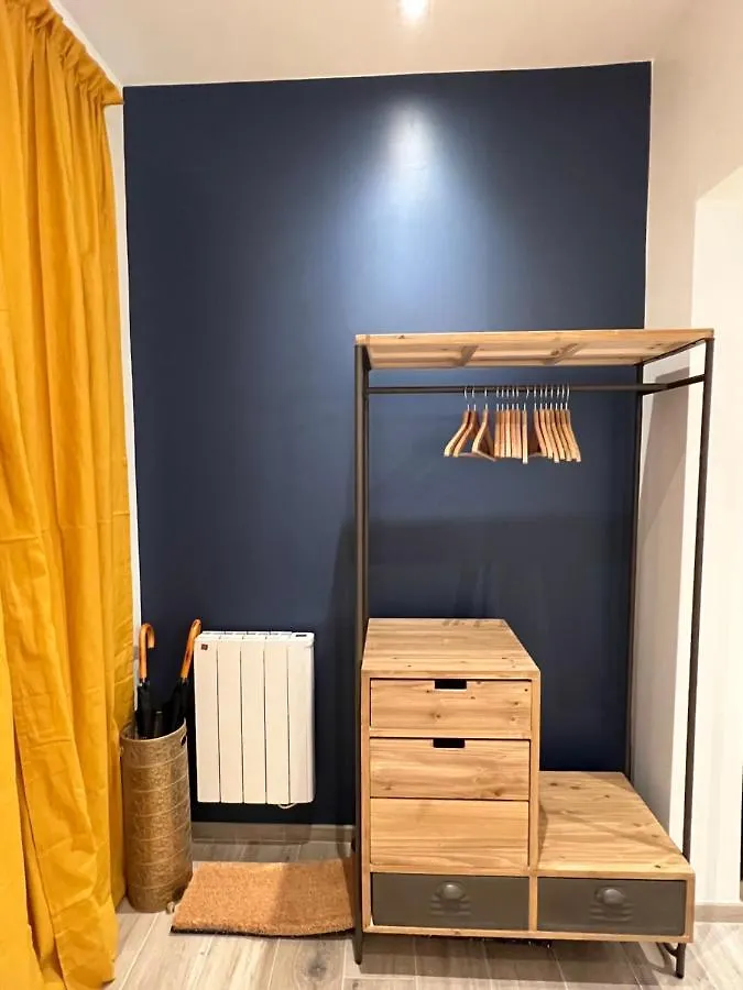 Apartment Ferienwohnung The Palm Central Paris - Comfort And Air Conditioning In The 9Th