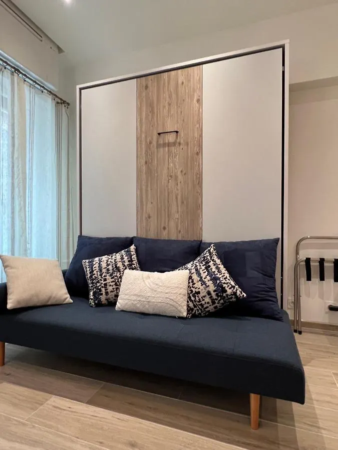 Apartment Ferienwohnung The Palm Central Paris - Comfort And Air Conditioning In The 9Th